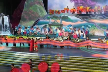 Rực rỡ sắc màu văn hóa nơi biên cương Tổ quốc