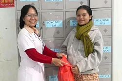 Lan tỏa yêu thương từ 'Tủ đồ sơ sinh 0 đồng'