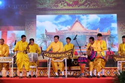 Đồng bào Khmer mừng lễ Sene Dolta đoàn kết, đổi mới, hội nhập, phát triển