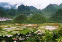 Đánh thức tiềm năng du lịch từ huyền thoại lịch sử đến kỳ quan non cao