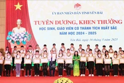 Yên Bái tuyên dương 218 học sinh và giáo viên có thành tích xuất sắc