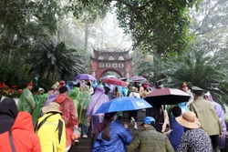 Giữ nhịp bình yên nơi Đất Tổ - Vua Hùng