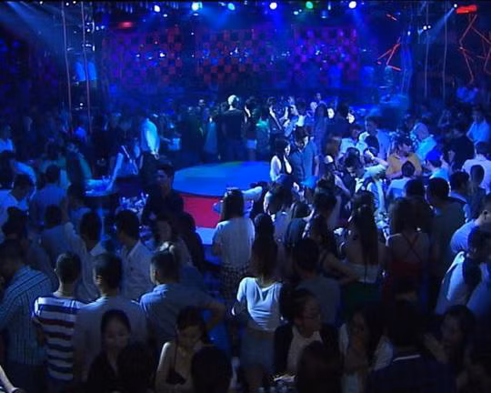 Dịch COVID-19: Thành phố Hồ Chí Minh cho phép mở lại quán bar, vũ trường và các hoạt động tập trung đông người ảnh 1