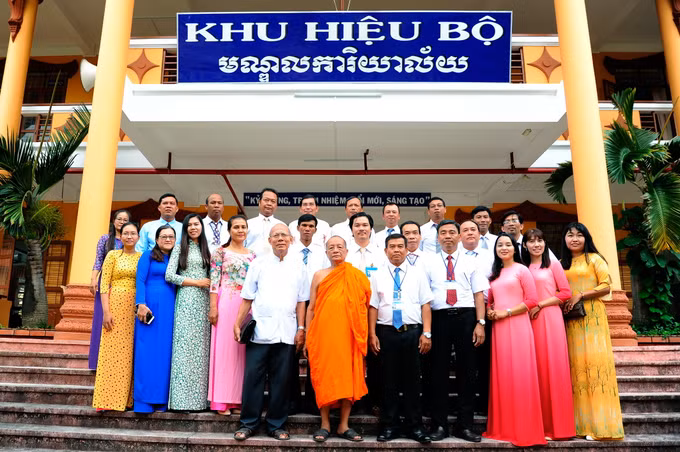 Nhà giáo của phum sóc Khmer Nam Bộ ảnh 7