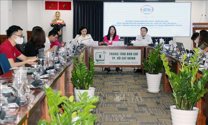 Quang cảnh buổi công bố. Ảnh: Mỹ Phương - TTXVN Thành phố Hồ Chí Minh tiếp tục mở rộng liên kết du lịch vùng ảnh 2