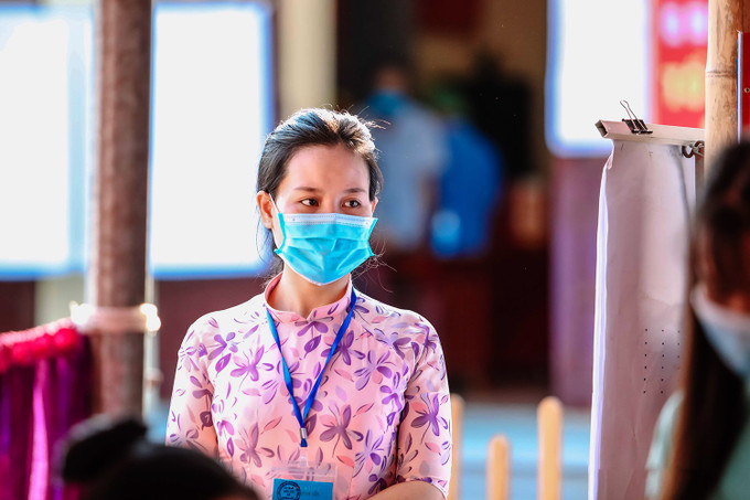 Những tà áo dài trong ngày bầu cử ảnh 8