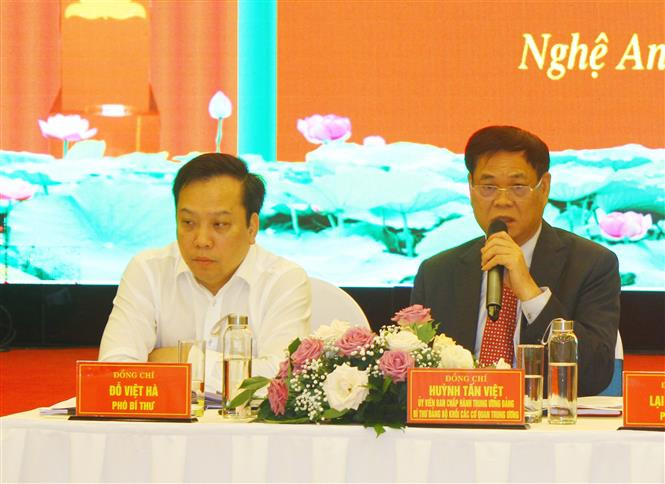 Đồng chí Huỳnh Tấn Việt, Ủy viên Trung ương Đảng, Bí thư Đảng ủy Khối các cơ quan Trung ương chủ trì tại hội nghị. Ảnh: Tá Chuyên - TTXVN Tập trung chỉ đạo thực hiện kế hoạch triển khai "Năm tăng cường công tác quản lý đảng viên" ảnh 3
