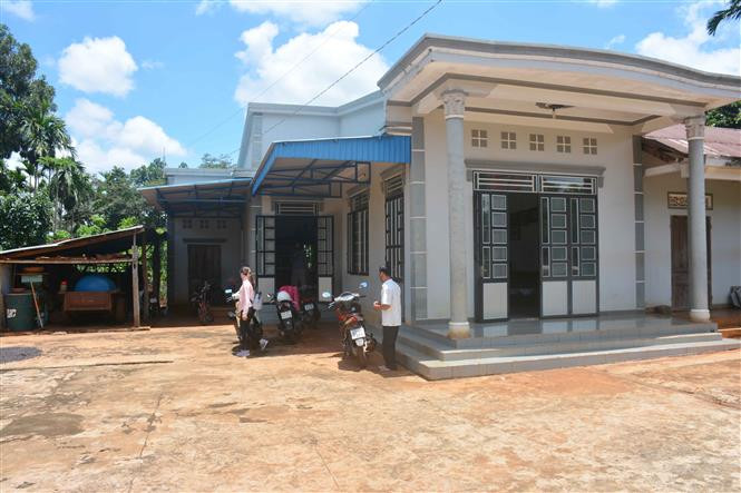 Thôn hiện có 365 hộ với 1.653 nhân khẩu, đa số các hộ có nhà cửa khang trang. Ảnh: Hoài Thu - TTXVN Kiên Cường - xứng danh vùng đất anh hùng ảnh 4