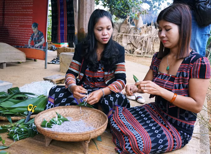 Các hoạt động tháng 12 với chủ đề “Làng - Ngôi nhà chung của chúng ta” tại Làng Văn hóa - Du lịch các dân tộc Việt Nam ảnh 1