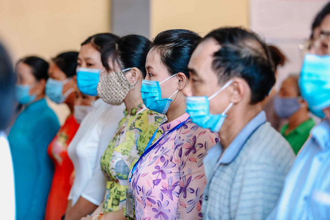 Những tà áo dài trong ngày bầu cử ảnh 9