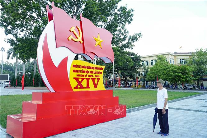 Người dân Điện Biên hướng về Đại hội với nhiều kỳ vọng. Ảnh: Xuân Tư- TTXVN Đại hội XIII của Đảng: Người dân Điện Biên kỳ vọng vào sự đổi mới toàn diện và mạnh mẽ hơn nữa của đất nước ảnh 1