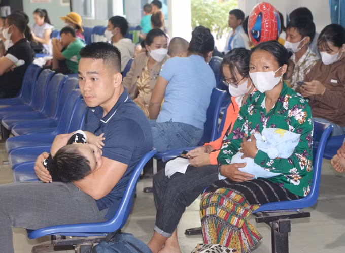 Nghệ An: Thời tiết giao mùa, gia tăng nhiều dịch bệnh ảnh 4
