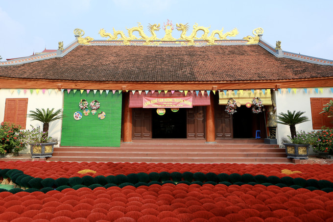 Làng nghề tăm hương truyền thống Quảng Phú Cầu đã có tuổi đời hàng trăm năm. Hiện có đến 70% hộ dân tại địa phương sản xuất nghề tăm hương truyền thống. Ảnh Lệ Giang Làng nghề tăm hương truyền thống Quảng Phú Cầu hướng tới “lợi ích kép” ảnh 1