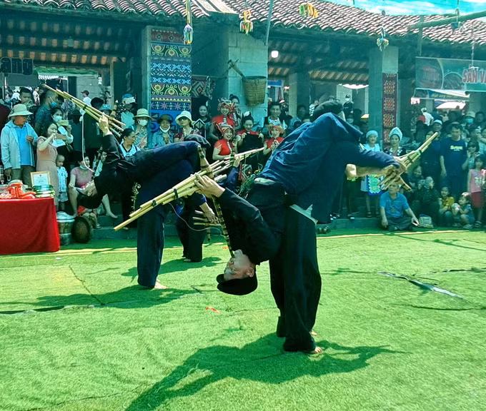 Nhộn nhịp Phiên chợ vùng cao “vui Tết độc lập” tại Làng Văn hóa - Du lịch các dân tộc Việt Nam ảnh 12