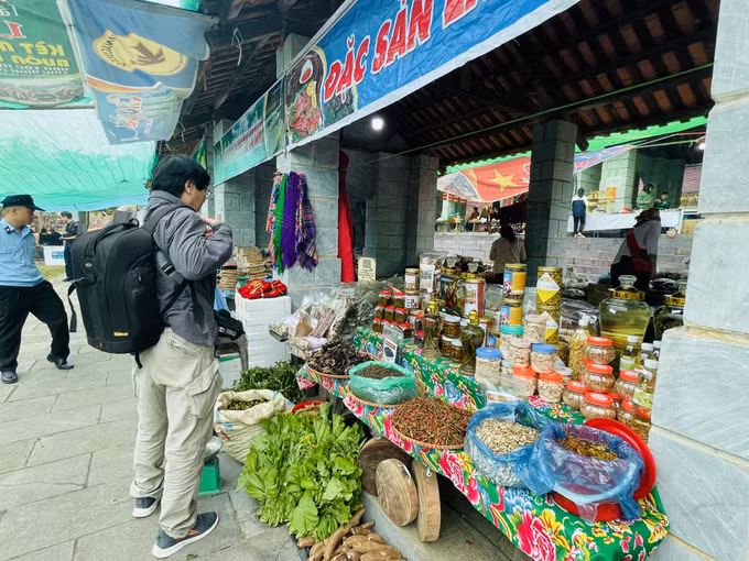 Nhộn nhịp sắc màu dân tộc tại Chợ phiên vùng cao – Chào năm mới 2024 ảnh 4