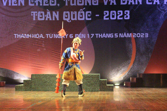 Trích đoạn "Kim Lân qua đèo" trong vở tuồng cổ Sơn Hậu do diễn viên Nguyễn Minh Đức, Nhà hát Nghệ thuật truyền thống Thanh Hóa biểu diễn. Ảnh: Hoa Mai - TTXVN Khai mạc cuộc thi tài năng diễn viên Chèo, Tuồng và Dân ca kịch toàn quốc ảnh 3