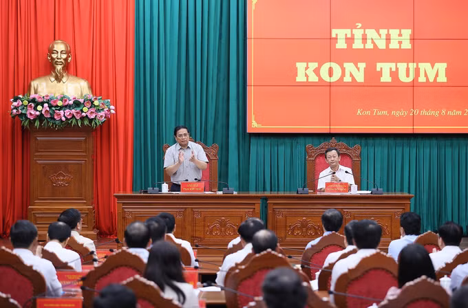 Thủ tướng Phạm Minh Chính làm việc với Ban Thường vụ Tỉnh ủy Kon Tum ảnh 2