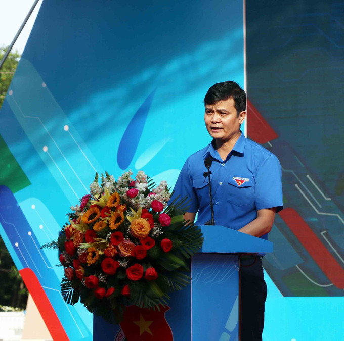 Bí thư thứ nhất Ban chấp hành Trung ương Đoàn TNCS Hồ Chí Minh Bùi Quang Huy phát biểu phát động Chiến dịch Thanh niên tình nguyện hè năm 2023. Ảnh: Huỳnh Anh - TTXVN Phó Chủ tịch nước Võ Thị Ánh Xuân dự Lễ ra quân Chiến dịch Thanh niên tình nguyện hè năm 2023 ảnh 2