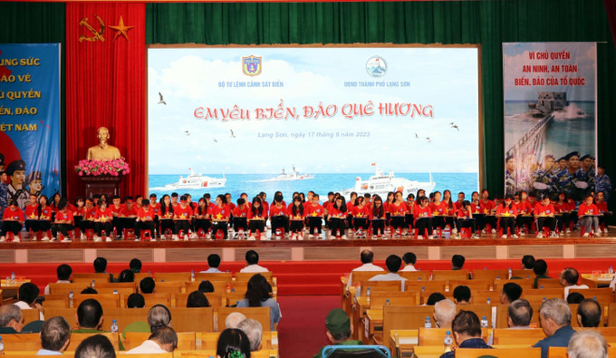 Quang cảnh Cuộc thi “Em yêu biển đảo quê hương”. Ảnh: Văn Đạt - TTXVN Khơi dậy tình yêu biển, đảo trong thế hệ trẻ ở Lạng Sơn ảnh 1