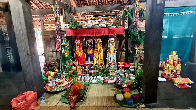Không gian diễn xướng tâm linh trong lễ cầu an, cầu phúc. Ảnh: Hoàng Tâm Đặc sắc lễ cầu an, cầu phúc của đồng bào dân tộc Tày ảnh 1