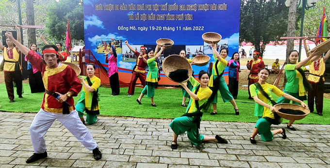 Hò kéo lưới với nội dung mô tả ngày trở về, sum vầy, được mùa bội thu. Ảnh: Hoàng Tâm Tái hiện Lễ hội cầu ngư của tỉnh Phú Yên ảnh 12