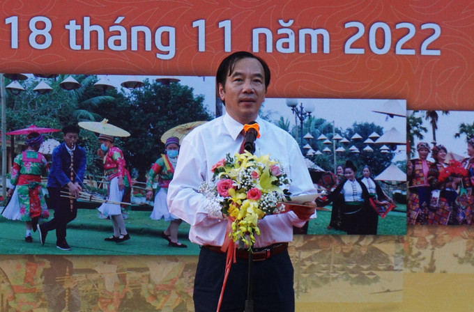 Phát biểu tại Ngày hội Đại Đoàn kết toàn dân tộc, Phó Chủ tịch Ủy ban Trung ương Mặt trận Tổ quốc Việt Nam Ngô Sách Thực khẳng định, tư tưởng đoàn kết, đại đoàn kết toàn dân tộc giữ vị trí đặc biệt quan trọng, nhất quán và xuyên suốt trong đường lối, chủ trương của Đảng; chính sách, pháp luật của Nhà nước Việt Nam. Ảnh: Hoàng Tâm Tưng bừng Ngày hội Đại Đoàn kết toàn dân tộc năm 2022 ảnh 2