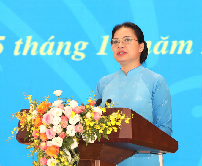 Đồng chí Hà Thị Nga, Uỷ viên Trung ương Đảng, Chủ tịch Hội Liên hiệp Phụ nữ Việt Nam phát biểu khai mạc hội nghị. Ảnh: Phương Hoa - TTXVN Thủ tướng Chính phủ Phạm Minh Chính đối thoại với phụ nữ ảnh 2
