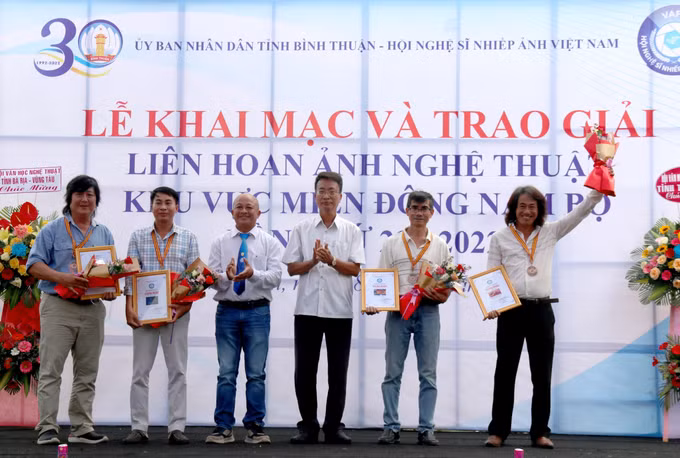 Khai mạc Liên hoan ảnh nghệ thuật khu vực miền Đông Nam bộ lần thứ 29 ảnh 3