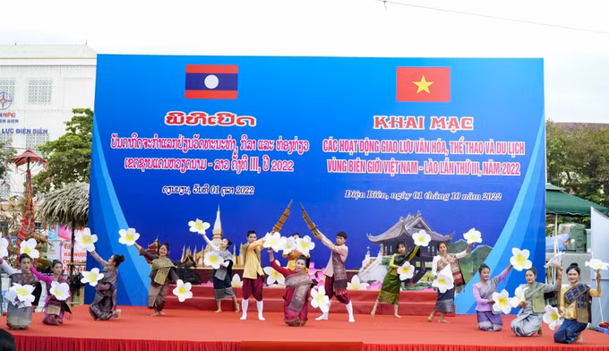 Ngày hội giao lưu văn hóa, thể thao và du lịch vùng biên giới Việt Nam - Lào lần thứ III năm 2022 ảnh 4