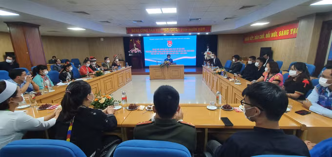 Gặp mặt các thanh niên tiêu biểu tham dự Đại hội đại biểu toàn quốc các dân tộc thiểu số Việt Nam lần thứ II ảnh 2