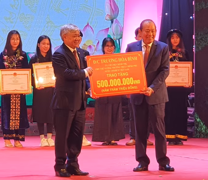 Lễ tuyên dương 145 học sinh, sinh viên, thanh niên dân tộc thiểu số tiêu biểu năm 2020 ảnh 7