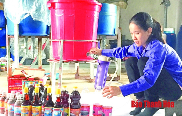 Nước mắm Ba Làng (Tĩnh Gia) được chọn làm sản phẩm OCOP giai đoạn đầu của tỉnh. Ảnh: baothanhhoa.vn Thanh Hóa tận dụng tiềm năng, lợi thế phát triển sản phẩm OCOP ảnh 1