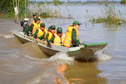 Quản lý chặt địa bàn, ngăn chặn buôn lậu qua biên giới