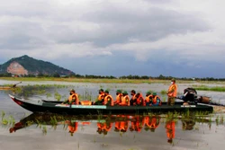 Căng mình chống buôn lậu trong mùa nước nổi