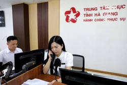 Cầu nối thủ tục hành chính trong thời điểm chuyển đổi lịch sử