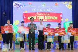 Mang Tết sớm đến với người nghèo vùng biên giới An Phú