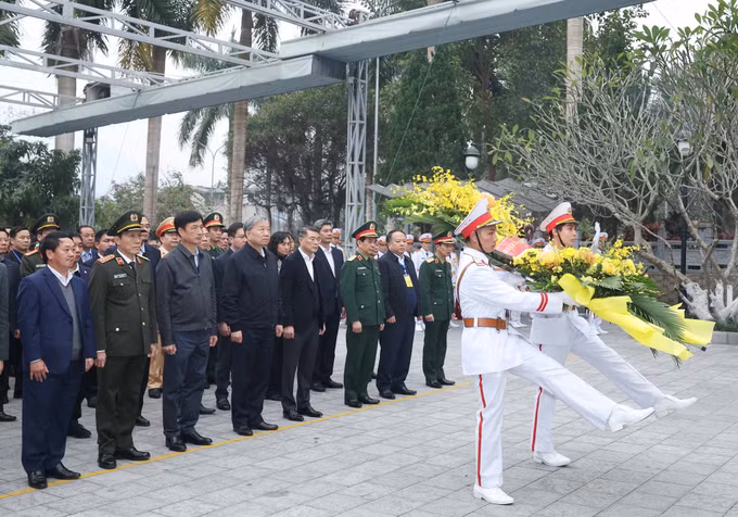 potal-tong-bi-thu-dang-huong-tuong-niem-anh-hung-liet-si-tai-nghia-trang-liet-si-quoc-gia-vi-xuyen-7841381-1.jpg