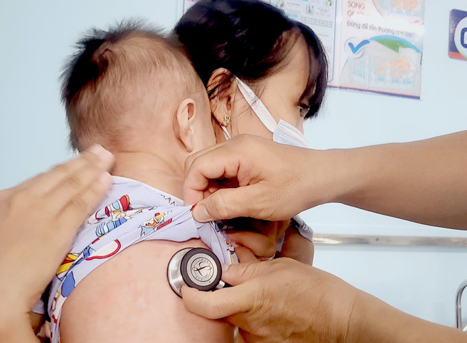 Trẻ mắc bệnh sởi được điều trị tại Bệnh viện Nhi đồng 1 Thành phố Hồ Chí Minh. Ảnh: Đinh Hằng - TTXVN potal-khu-vuc-phia-nam-ghi-nhan-nhieu-ca-mac-benh-soi-7432818.jpg