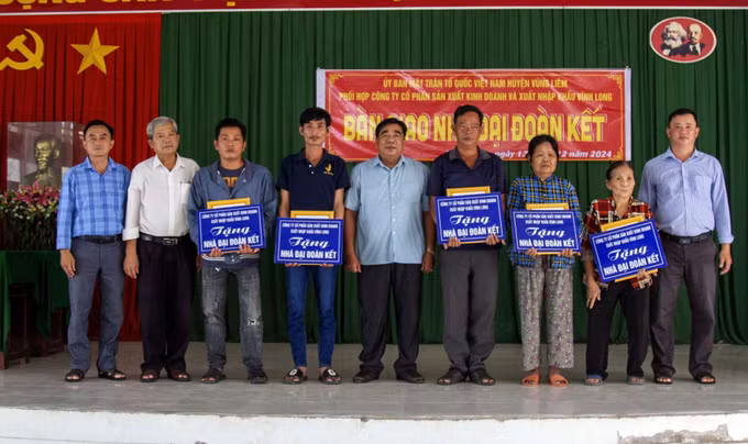 potal-vinh-long-chung-tay-vi-uoc-mo-an-cu-cua-nguoi-ngheo-7809044.jpg