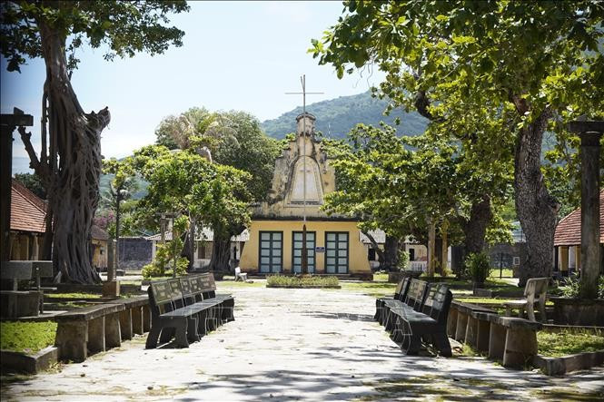 Nhà tù Phú Hải là đài tưởng niệm hùng hồn về sự đấu tranh, là tinh thần kiên cường bất khuất của những người tù cộng sản và những người ái quốc. Ảnh: Huỳnh Sơn-TTXVN potal-50-nam-thong-nhat-dat-nuoc-con-dao-nua-the-ky-mot-hanh-trinh-phat-trien-stand-1.jpg