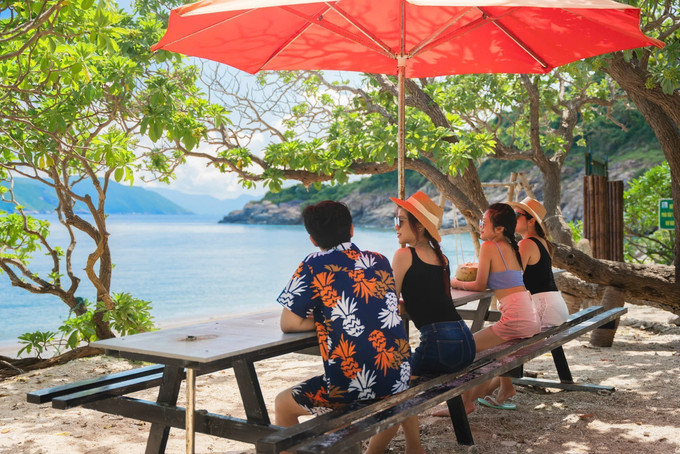 Côn Đảo hiện nay được biết đến như một điểm đến du lịch sinh thái nổi bật của Việt Nam. Ảnh: Huỳnh Sơn -TTXVN potal-50-nam-thong-nhat-dat-nuoc-con-dao-nua-the-ky-mot-hanh-trinh-phat-trien-7989007.jpg