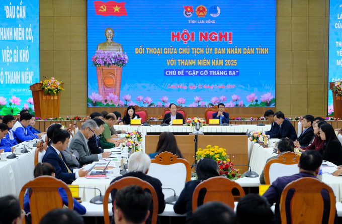 Hội nghị Đối thoại giữa Chủ tịch UBND tỉnh Lâm Đồng với thanh niên năm 2025. Ảnh: Nguyễn Dũng – TTXVN potal-chu-tich-ubnd-tinh-lam-dong-doi-thoai-voi-thanh-nien-nam-2025-7945490.jpg