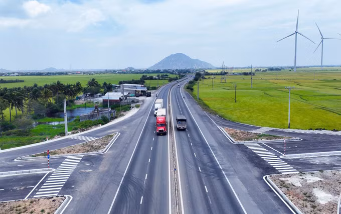 potal-50-nam-thong-nhat-dat-nuoc-giao-thong-ket-noi-thuc-day-ninh-thuan-but-pha-phat-trien-7979487.jpg