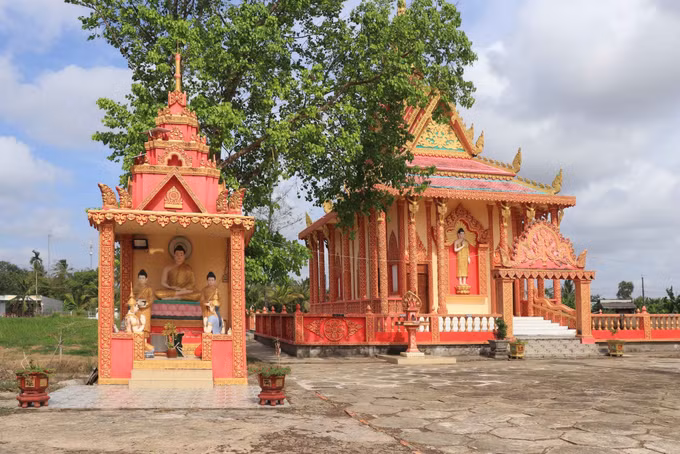 potal-ca-mau-nhieu-no-luc-cham-lo-doi-song-tinh-than-cho-dong-bao-dan-toc-khmer-7974424.jpg