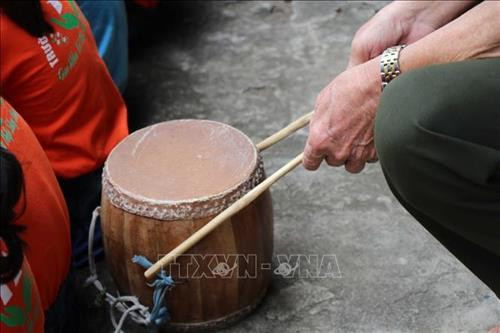 Chiếc trống quân trong biểu diễn trống quân Bùi Xá, huyện Thuận Thành, tỉnh Bắc Ninh. Ảnh: Diệp Trương - TTXVN