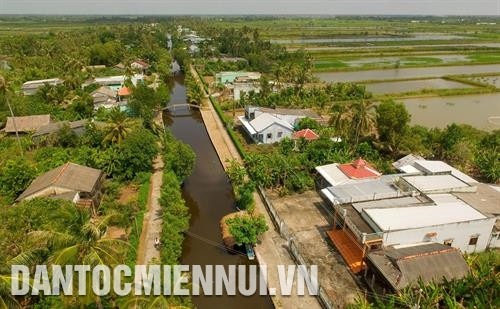 Diện mạo nông thôn mới ngày càng khởi sắc tại xã Tân Lộc Bắc, huyện Thới Bình. Ảnh: Kim Há