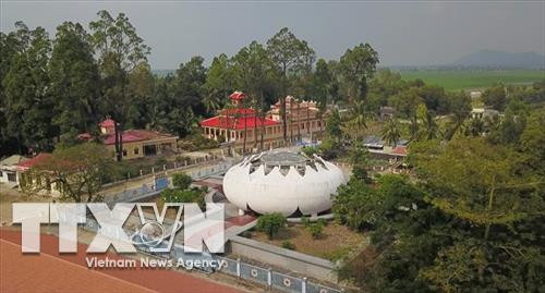 Nhà mồ Ba Chúc tại huyện Tri Tôn (tỉnh An Giang) là di tích lịch sử cấp quốc gia nới lưu giữ, trưng bày 1.159 bộ hài cốt của người dân bị quân Khmer Đỏ giết hại. Ảnh: TTXVN Nhà mồ Ba Chúc tại huyện Tri Tôn (tỉnh An Giang) là di tích lịch sử cấp quốc gia nới lưu giữ, trưng bày 1.159 bộ hài cốt của người dân bị quân Khmer Đỏ giết hại. Ảnh: TTXVN