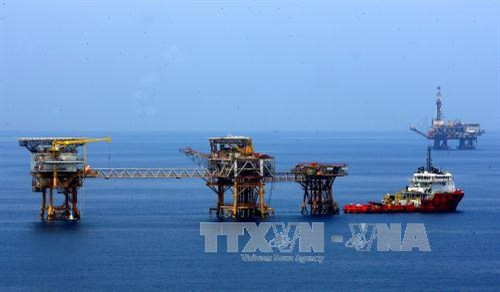 Các giàn khoan trên mỏ Bạch Hổ (PVN). Ảnh: Huy Hùng/TTXVN Các giàn khoan trên mỏ Bạch Hổ (PVN). Ảnh: Huy Hùng/TTXVN