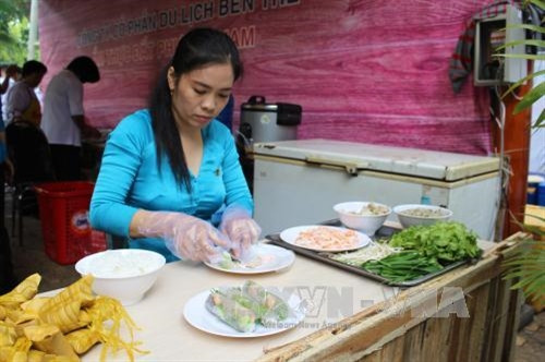 Gỏi cuốn, món ăn đặc trưng của Việt Nam. Ảnh: Gia Thuận-TTXVN Gỏi cuốn, món ăn đặc trưng của Việt Nam. Ảnh: Gia Thuận-TTXVN