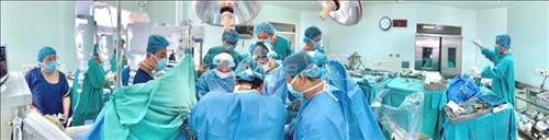 Một ca ghép tạng được thực hiện tại Bệnh viện Trung ương Huế. Ảnh: Mai Trang - TTXVN